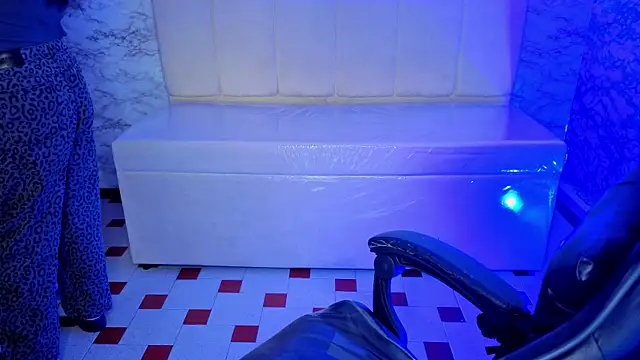 Hela v online show from 04/08/26, 01:01