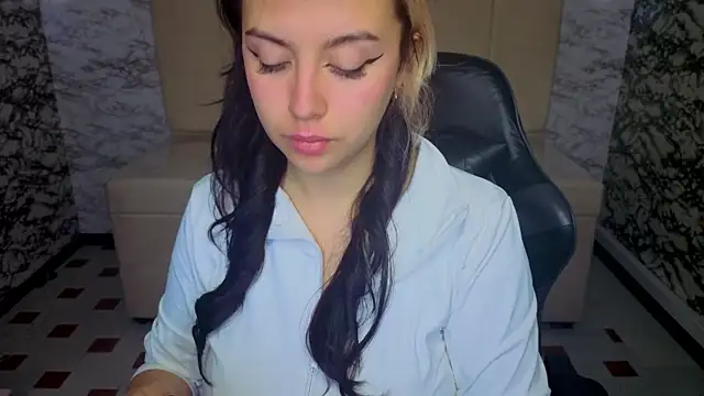 Hela v online show from 04/09/26, 01:06