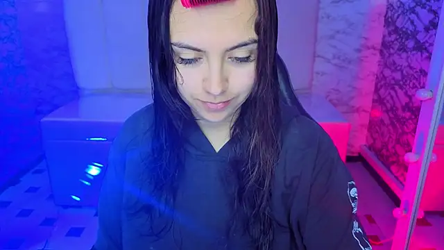 Hela v online show from 04/15/26, 01:04