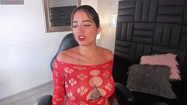 Hanna Vasquez online show from 02/18/25, 09:20