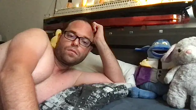Snapshot of Funnyjul31 chatting on 05/29/26, 06:47 Funnyjul31 online show from 05/29/26, 06:47