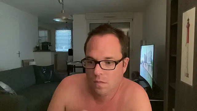 Snapshot of Funnyjul31 chatting on 06/18/26, 04:12 Funnyjul31 online show from 06/18/26, 04:12