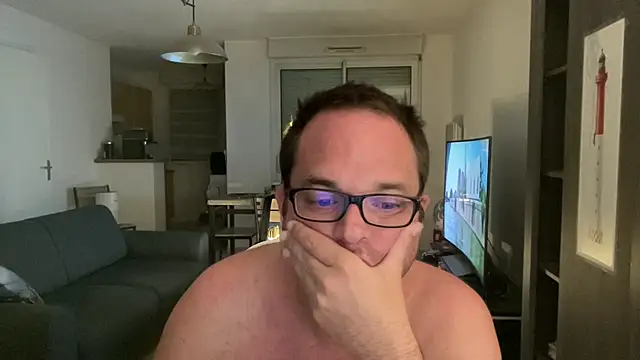 Snapshot of Funnyjul31 chatting on 06/24/26, 04:49 Funnyjul31 online show from 06/24/26, 04:49