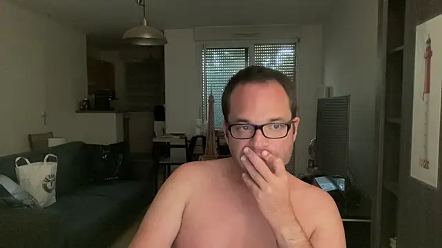 Snapshot of Funnyjul31 chatting on 06/29/26, 06:29 Funnyjul31 online show from 06/29/26, 06:29