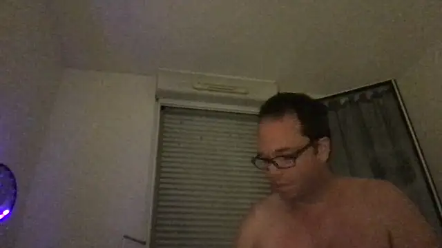 Snapshot of Funnyjul31 chatting on 05/09/26, 10:02 Funnyjul31 online show from 05/09/26, 10:02