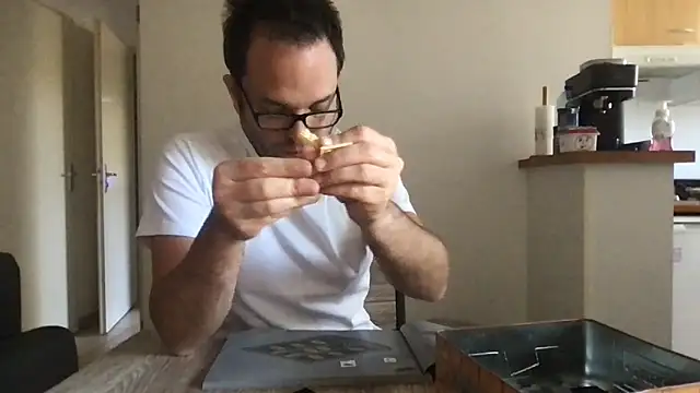 Funnyjul31 online show from 04/04/26, 10:44