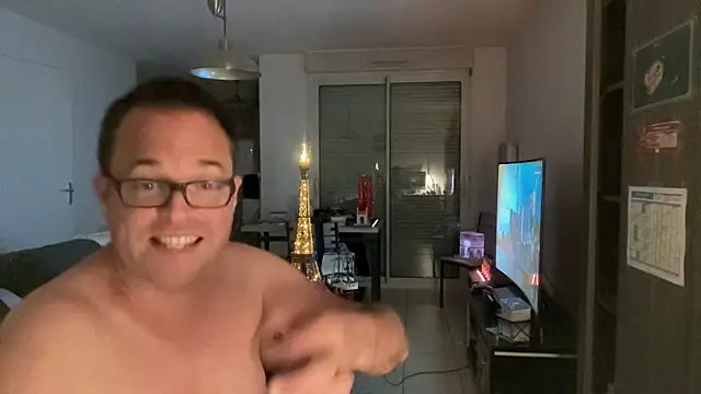 Funnyjul31 online show from 04/18/26, 07:07