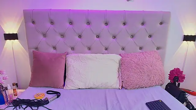 Snapshot of Alyssaa_Hunter chatting on 03/08/25, 07:31 Alyssaa Hunter online show from 03/08/25, 07:31