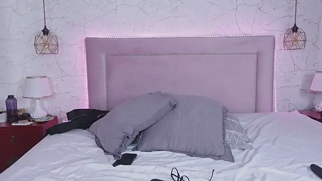 MillaBlis online show from 03/19/25, 11:47