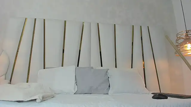 violet gray  online show from 06/02/26, 11:32
