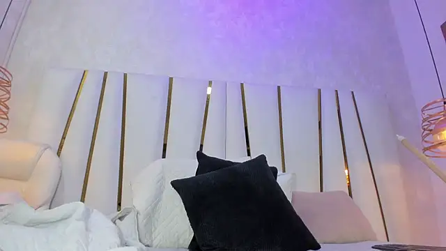 violet gray  online show from 03/31/26, 01:57