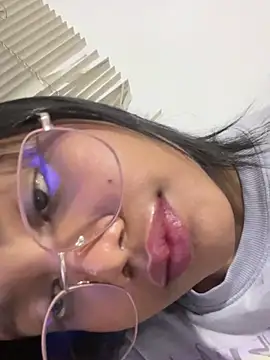 my cam online show from 02/18/25, 12:05