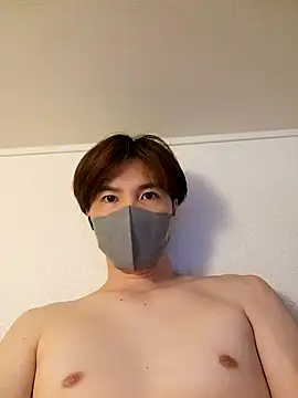 Snapshot of yuukee11111 chatting on 02/07/25, 12:06 yuukee11111 online show from 02/07/25, 12:06