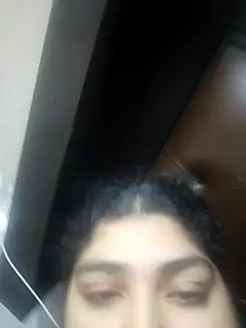 naina78910 online show from 12/17/25, 04:45