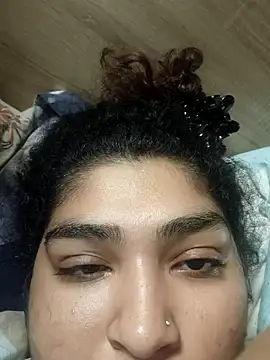 Snapshot of naina78910 chatting on 10/29/25, 04:28 naina78910 online show from 10/29/25, 04:28