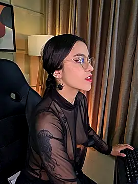 nina  dixon online show from 09/16/25, 12:11