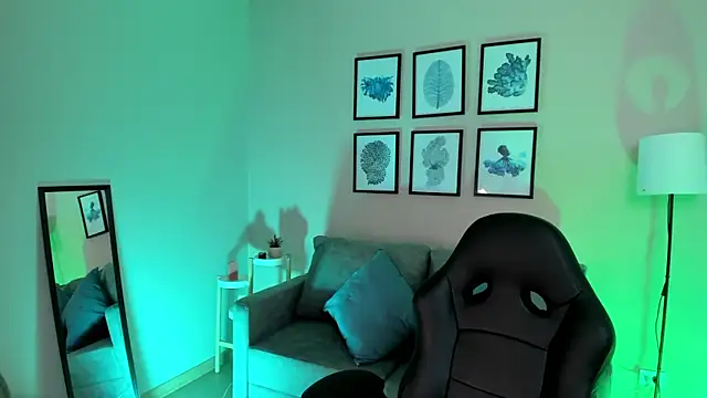 nina  dixon online show from 09/18/25, 10:02