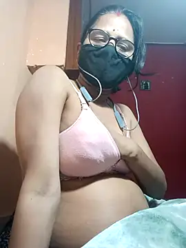 Snapshot of runi31 chatting on 02/02/26, 10:03 runi31 online show from 02/02/26, 10:03