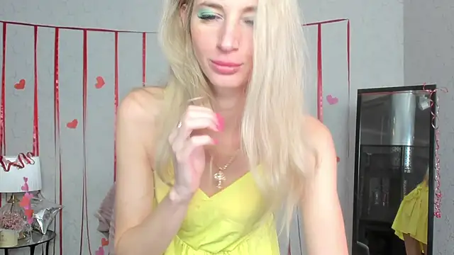 Snapshot of skinnyladyy chatting on 02/21/25, 02:06 skinnyladyy online show from 02/21/25, 02:06