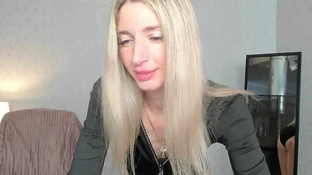 Snapshot of skinnyladyy chatting on 03/12/25, 05:24 skinnyladyy online show from 03/12/25, 05:24