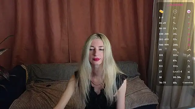 Snapshot of skinnyladyy chatting on 06/18/26, 02:43 skinnyladyy online show from 06/18/26, 02:43