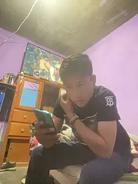 EduardoEspinoza12 online show from 02/19/25, 08:33