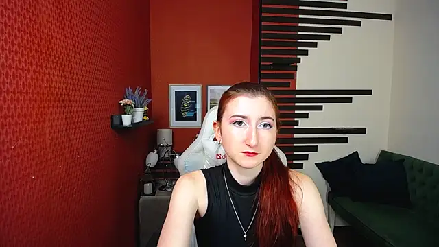 Snapshot of Violet_Moreau chatting on 02/12/25, 09:54 Violet Moreau online show from 02/12/25, 09:54