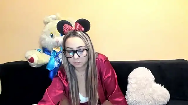 LadyLyanna online show from 11/03/25, 10:13
