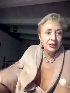 divinaerotica online show from 11/01/25, 08:57