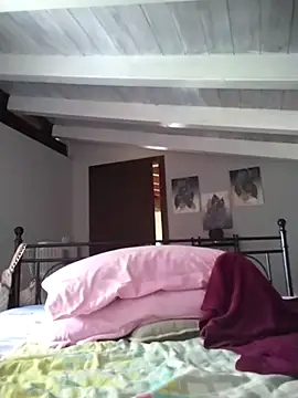 divinaerotica online show from 04/15/26, 02:21