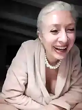 divinaerotica online show from 02/17/25, 06:17