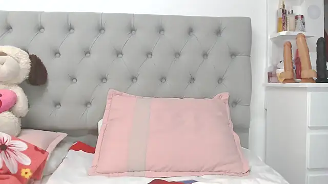 Antoneella vz online show from 12/02/25, 11:45