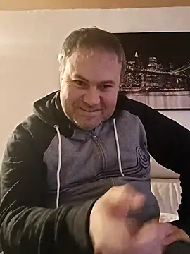 Snapshot of Pourleplasirs chatting on 02/27/25, 02:03 Pourleplasirs online show from 02/27/25, 02:03