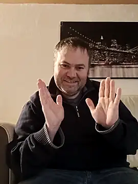 Snapshot of Pourleplasirs chatting on 03/02/25, 01:04 Pourleplasirs online show from 03/02/25, 01:04