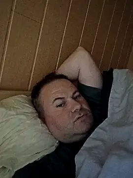 Snapshot of Pourleplasirs chatting on 11/05/25, 12:25 Pourleplasirs online show from 11/05/25, 12:25