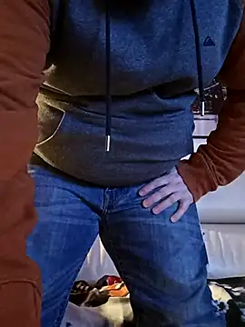 Snapshot of Pourleplasirs chatting on 02/20/25, 01:25 Pourleplasirs online show from 02/20/25, 01:25