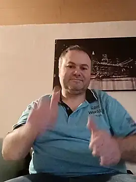 Snapshot of Pourleplasirs chatting on 02/07/25, 01:25 Pourleplasirs online show from 02/07/25, 01:25