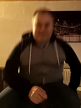 Snapshot of Pourleplasirs chatting on 01/30/25, 12:18 Pourleplasirs online show from 01/30/25, 12:18