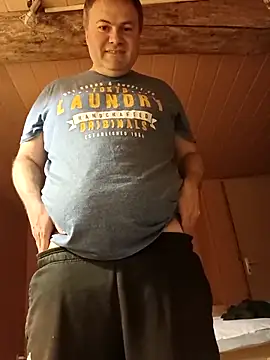 Snapshot of Pourleplasirs chatting on 03/08/25, 12:11 Pourleplasirs online show from 03/08/25, 12:11