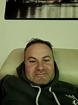 Snapshot of Pourleplasirs chatting on 11/06/25, 09:30 Pourleplasirs online show from 11/06/25, 09:30