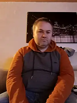 Snapshot of Pourleplasirs chatting on 02/18/25, 10:36 Pourleplasirs online show from 02/18/25, 10:36