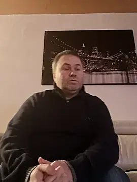 Snapshot of Pourleplasirs chatting on 02/05/25, 10:44 Pourleplasirs online show from 02/05/25, 10:44