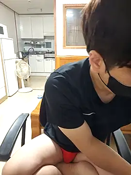 Tyyyggjju online show from 10/25/25, 04:51