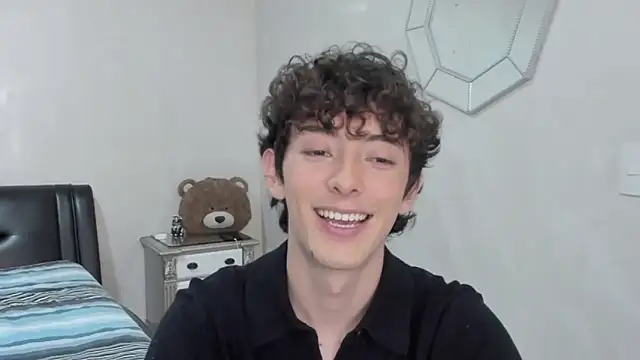 Snapshot of miketwink chatting on 02/08/26, 02:53 miketwink online show from 02/08/26, 02:53