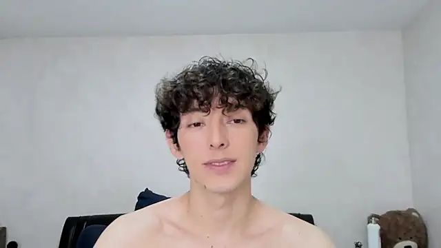 Snapshot of miketwink chatting on 02/25/26, 09:36 miketwink online show from 02/25/26, 09:36