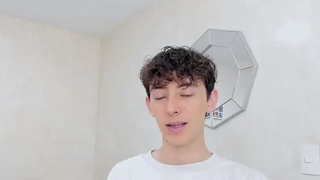 miketwink online show from 12/15/25, 09:53