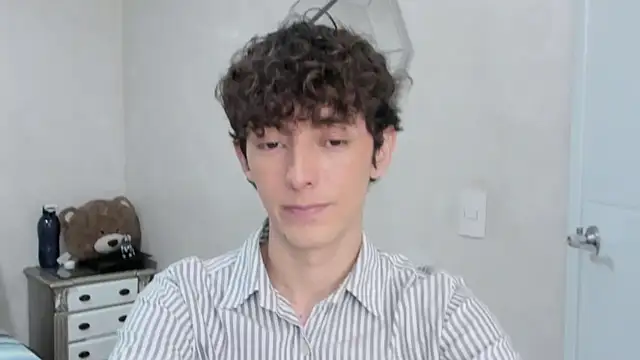 Snapshot of miketwink chatting on 02/20/26, 12:51 miketwink online show from 02/20/26, 12:51