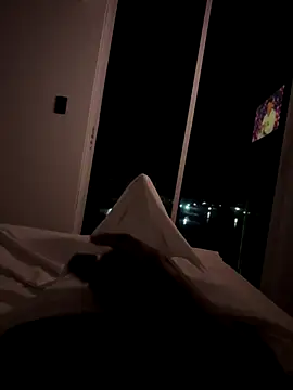 Snapshot of jhonnes_ chatting on 10/26/25, 02:45 jhonnes online show from 10/26/25, 02:45