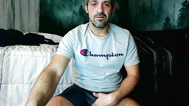 Snapshot of Troyt87 chatting on 01/11/25, 09:04 Troyt87 online show from 01/11/25, 09:04