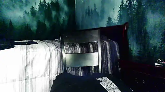 Snapshot of Troyt87 chatting on 02/11/25, 09:31 Troyt87 online show from 02/11/25, 09:31